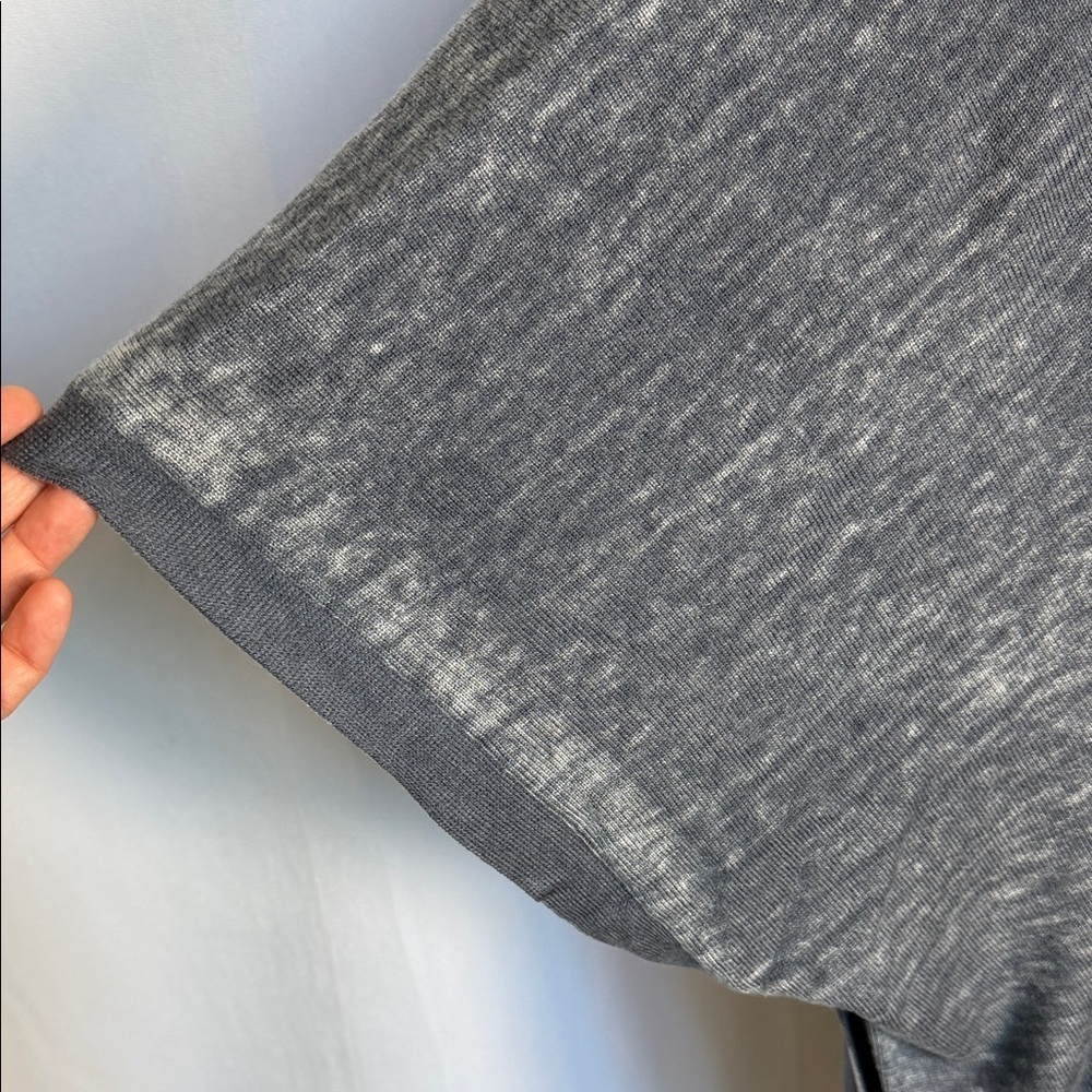 Lululemon Throw It On Wrap One Size Shadow Blue / Almost Blue Cashmere Blend EUC - Picture 4 of 9